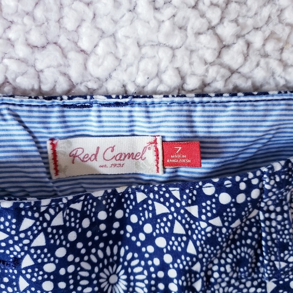 Red Camel Printed Shorts - Picture 2 of 6